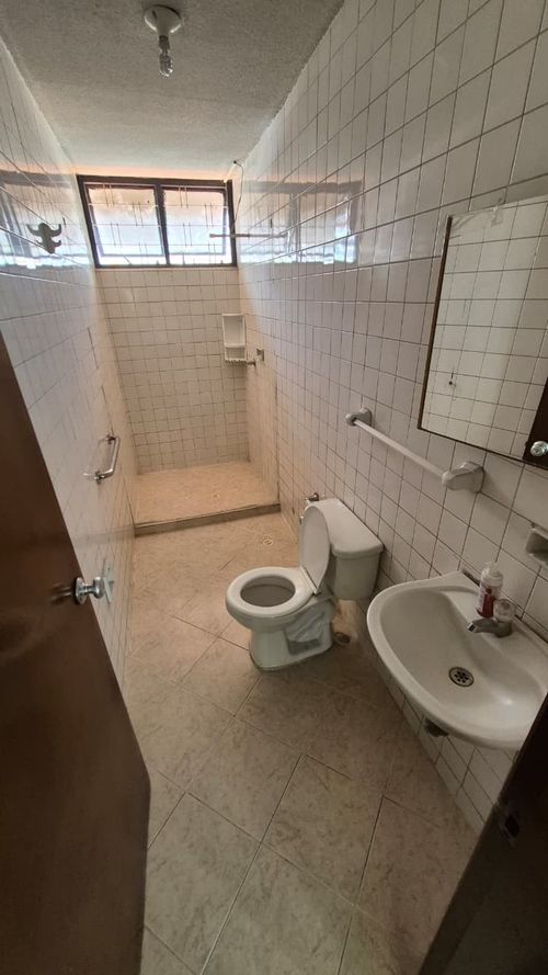 Casa de 5 alcobas en venta en Sotomayor, Bucaramanga, 450 m² · foto 14 de 24