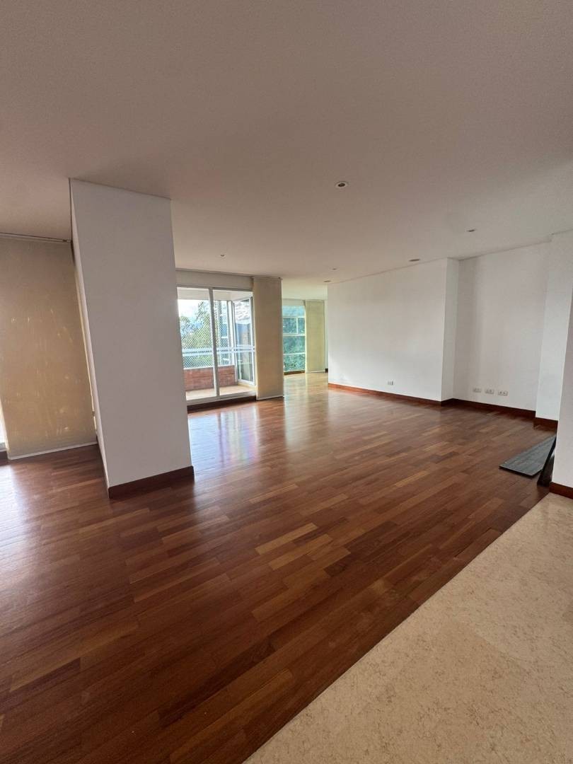 Apartamento en arriendo en El Tesoro, Medellín · foto 2 de 24