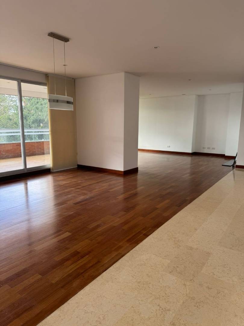 Apartamento en arriendo en El Tesoro, Medellín · foto 4 de 24