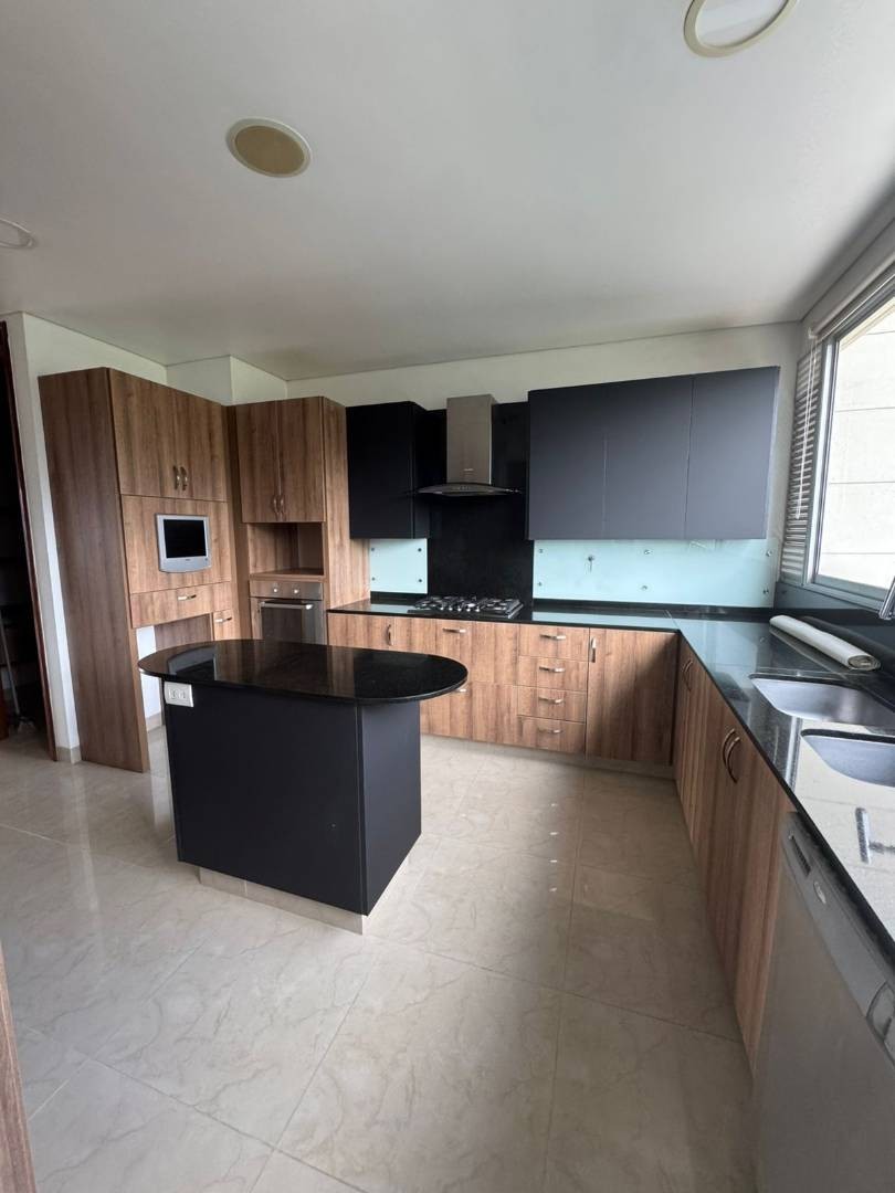 Apartamento en arriendo en El Tesoro, Medellín · foto 8 de 24