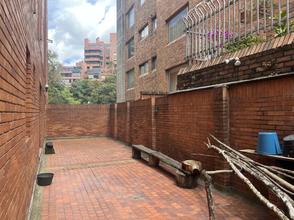 Apartamento en venta en Los Rosales, Bogotá · foto 2 de 16