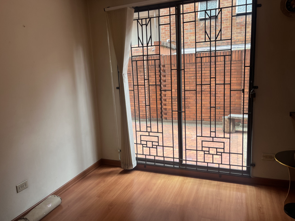 Apartamento en venta en Los Rosales, Bogotá · foto 8 de 16