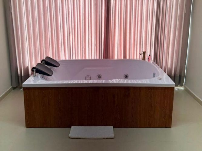Oficina en venta en El Poblado, Medellín, 350 m² · foto 2 de 13