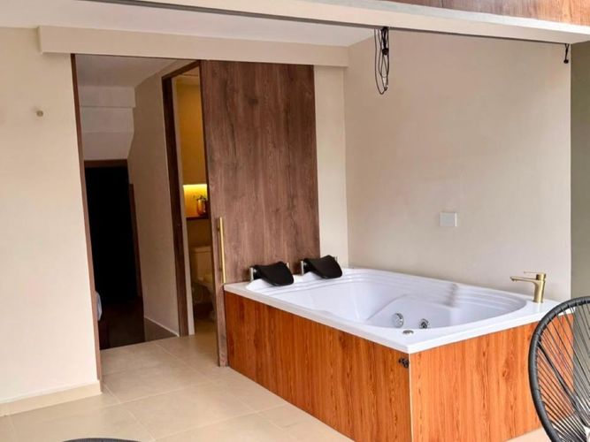 Oficina en venta en El Poblado, Medellín, 350 m² · foto 11 de 13