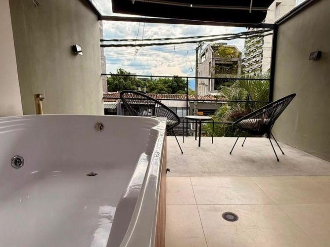 Oficina en venta en El Poblado, Medellín, 350 m² · foto 8 de 13