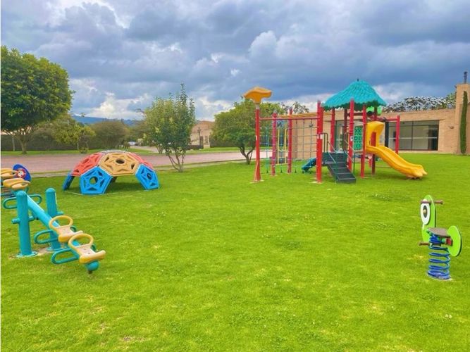 Casa de 4 alcobas en venta en La Frontera, Cajicá, 283 m² · foto 13 de 24