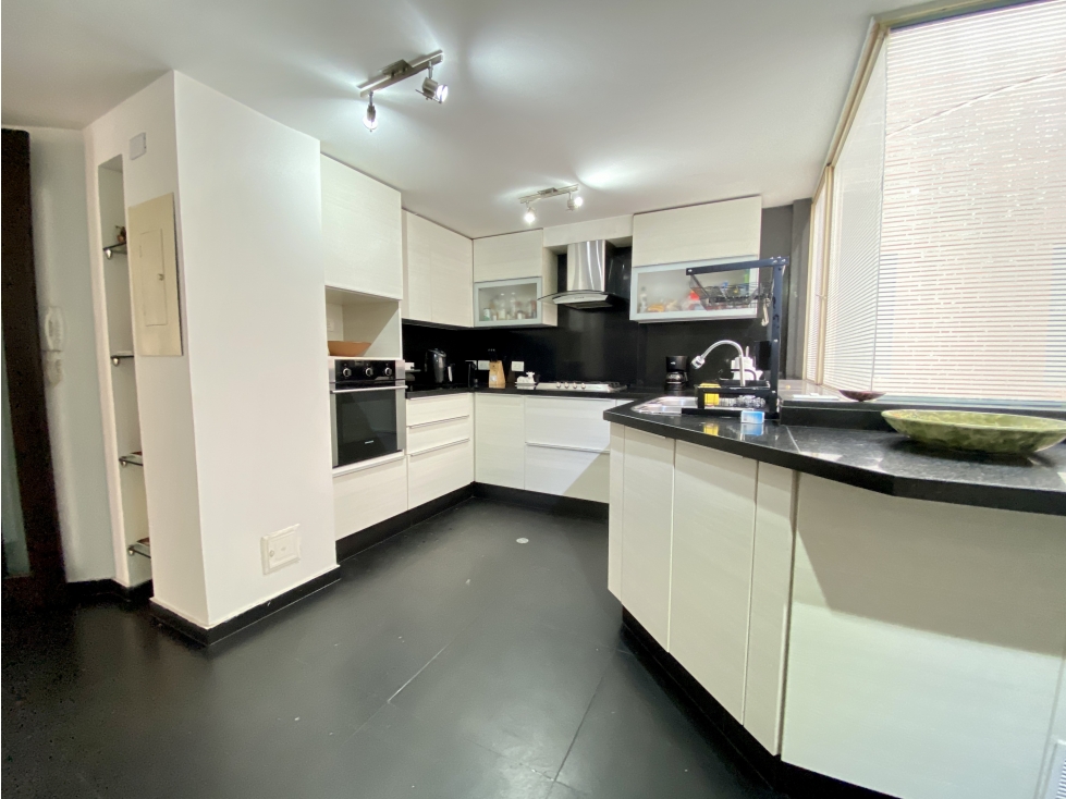 Apartamento en venta en El Virrey, Bogotá · foto 8 de 24