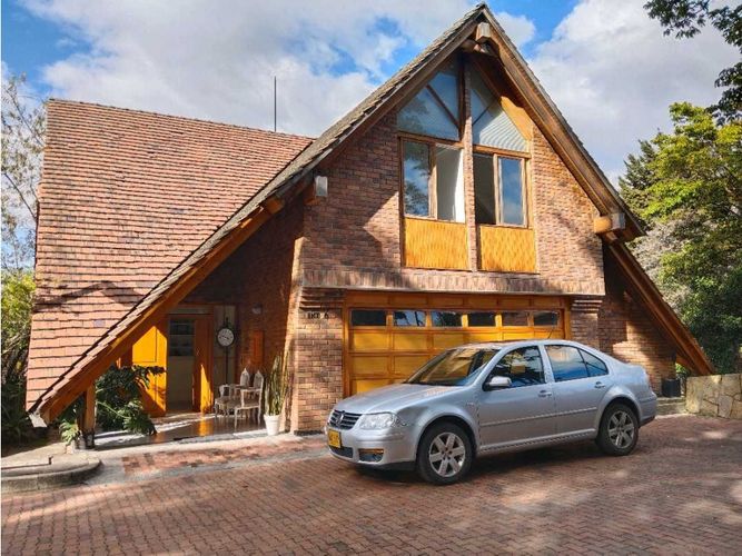 Casa de 3 alcobas en venta en Chico, Bogotá, 386 m² · foto 3 de 24