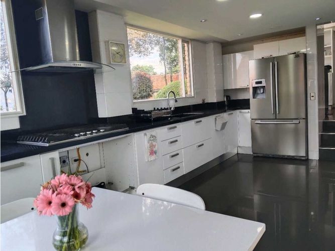 Casa de 3 alcobas en venta en Chico, Bogotá, 386 m² · foto 9 de 24