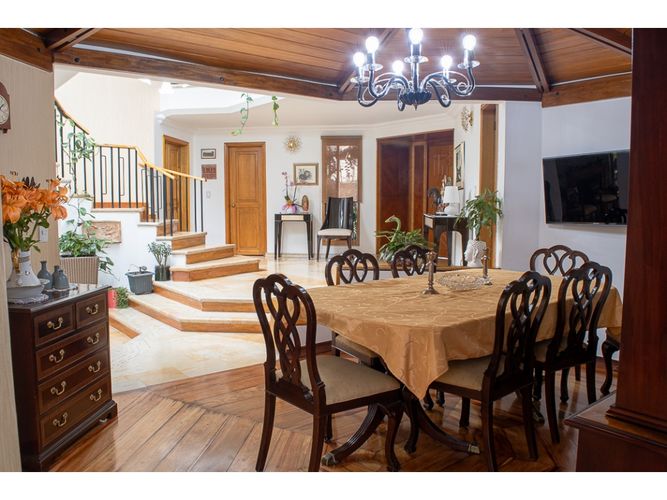 Casa de 3 alcobas en venta en Sotileza, Bogotá, 204 m² · foto 2 de 24