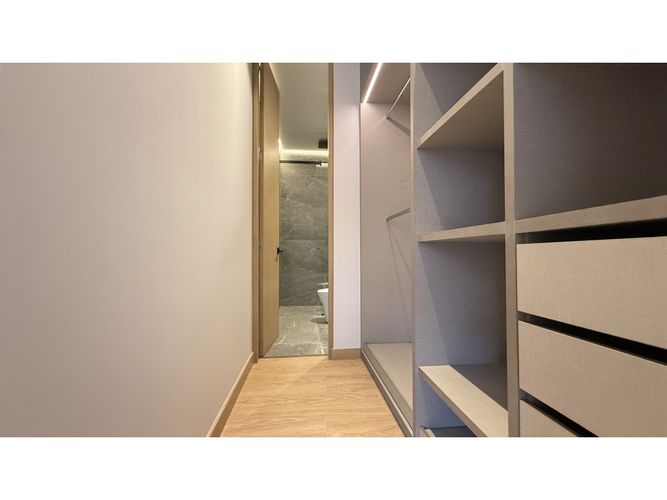 Apartamento de 1 alcoba en venta en Chicó Reservado, Bogotá, 80 m² · foto 16 de 24