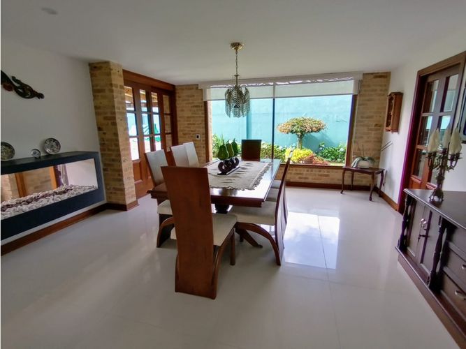 Casa de 4 alcobas en venta en San Jose De Bavaria, Bogotá, 210 m² · foto 8 de 24