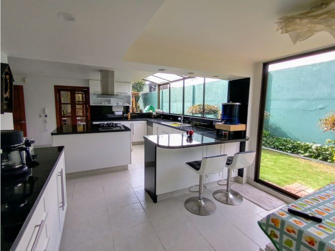 Casa de 4 alcobas en venta en San Jose De Bavaria, Bogotá, 210 m² · foto 9 de 24