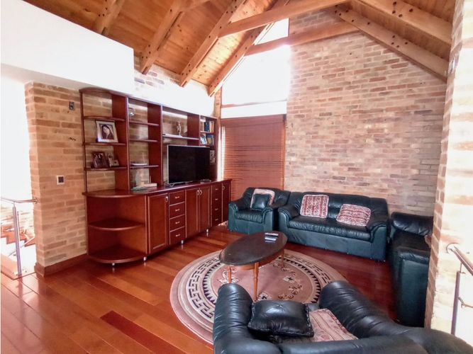 Casa de 4 alcobas en venta en San Jose De Bavaria, Bogotá, 210 m² · foto 14 de 24
