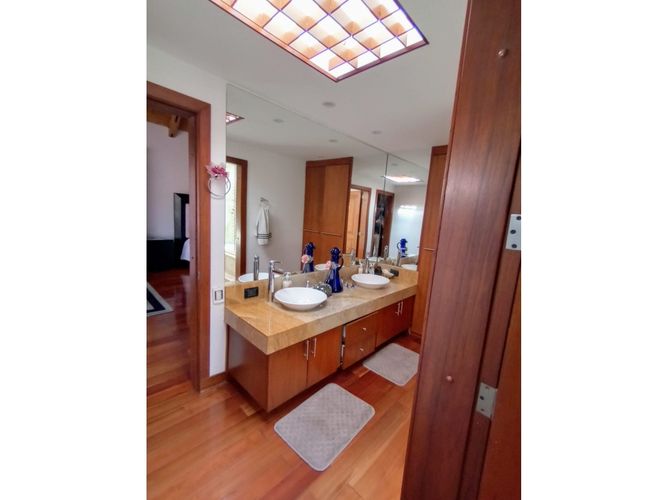 Casa de 4 alcobas en venta en San Jose De Bavaria, Bogotá, 210 m² · foto 18 de 24