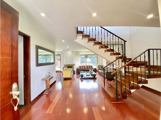 Casa de 4 alcobas en venta en Pueblo Viejo, Cota, 350 m² · foto 3 de 24