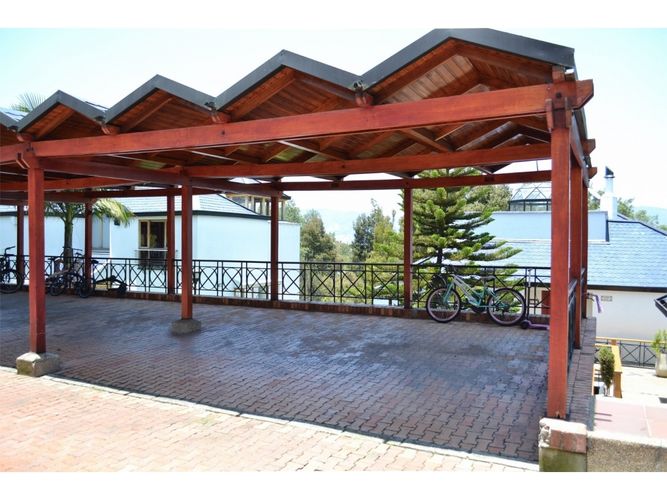 Casa en venta en Cerros De Suba, Bogotá · foto 10 de 24