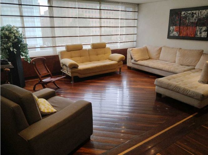 Apartamento de 3 alcobas en venta en Chicó Navarra, Bogotá, 210 m² · foto 5 de 24