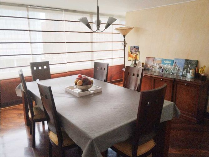 Apartamento de 3 alcobas en venta en Chicó Navarra, Bogotá, 210 m² · foto 10 de 24