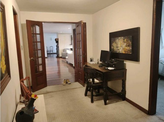 Apartamento de 3 alcobas en venta en Chicó Navarra, Bogotá, 210 m² · foto 11 de 24