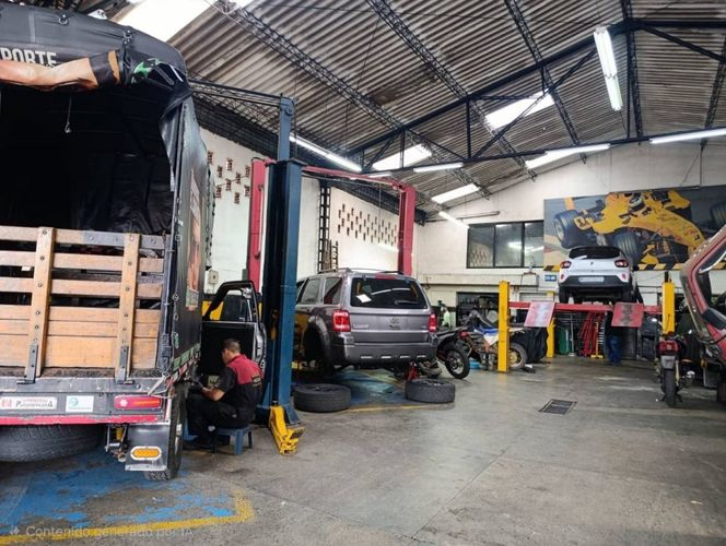Bodega en arriendo en El Poblado, Medellín, 610 m² · foto 2 de 11