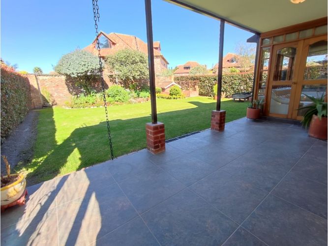Casa de 4 alcobas en venta en San Jose De Bavaria, Bogotá, 225 m² · foto 1 de 24