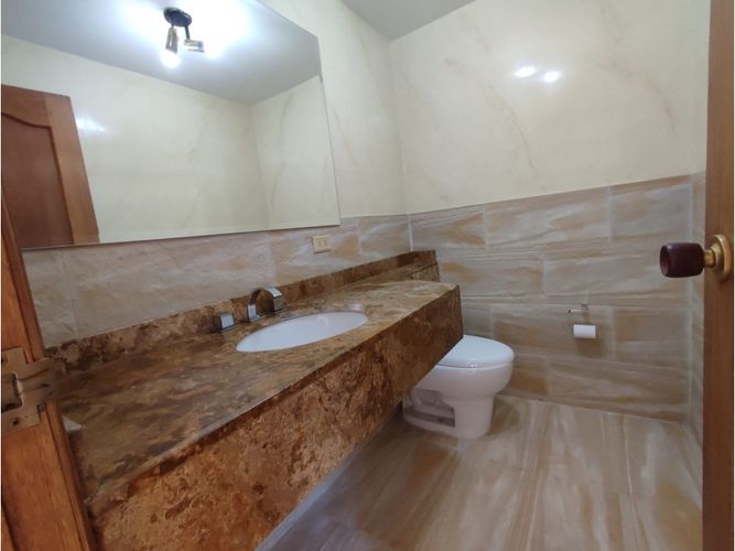 Casa de 4 alcobas en venta en San Jose De Bavaria, Bogotá, 225 m² · foto 7 de 24