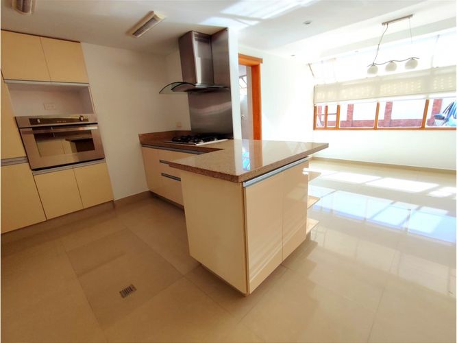 Casa de 4 alcobas en venta en San Jose De Bavaria, Bogotá, 225 m² · foto 11 de 24