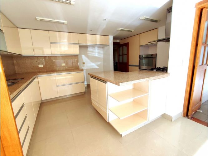Casa de 4 alcobas en venta en San Jose De Bavaria, Bogotá, 225 m² · foto 12 de 24