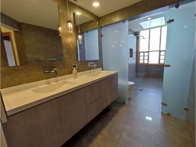 Casa de 4 alcobas en venta en San Jose De Bavaria, Bogotá, 225 m² · foto 18 de 24