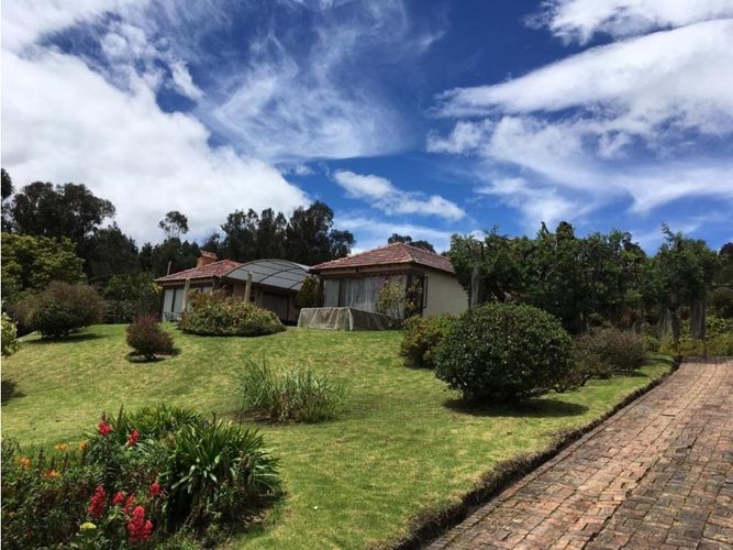Casa de 4 alcobas en venta en Yerbabuena, Sopó, 300 m² · foto 2 de 24