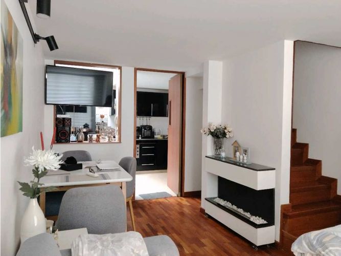 Casa en venta en Cerros De Suba, Bogotá · foto 3 de 23