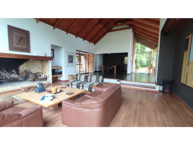 Casa de 4 alcobas en venta en Aposentos, Sopó, 312 m² · foto 3 de 24