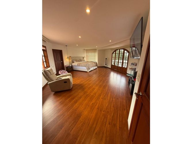 Casa de 4 alcobas en venta en Yerbabuena, Chía, 470 m² · foto 3 de 20