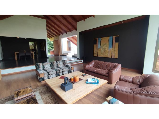 Casa de 4 alcobas en venta en Aposentos, Sopó, 312 m² · foto 4 de 24