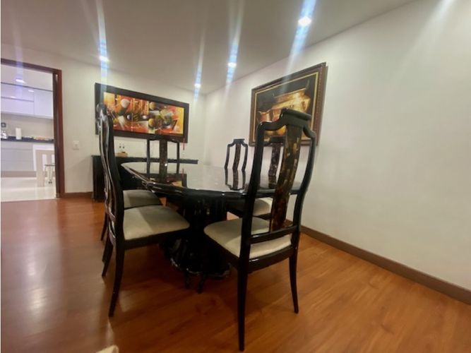 Apartamento de 4 alcobas en venta en Santa Barbara, Bogotá, 213 m² · foto 6 de 18