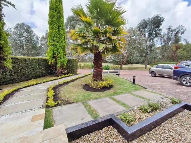 Casa de 4 alcobas en venta en Meusa, Sopó, 305 m² · foto 2 de 24