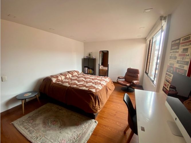Apartamento de 4 alcobas en venta en Santa Barbara, Bogotá, 213 m² · foto 9 de 18