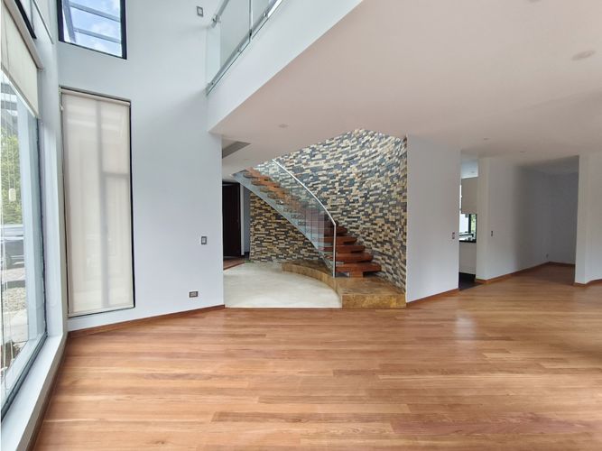 Casa de 4 alcobas en venta en Meusa, Sopó, 305 m² · foto 4 de 24