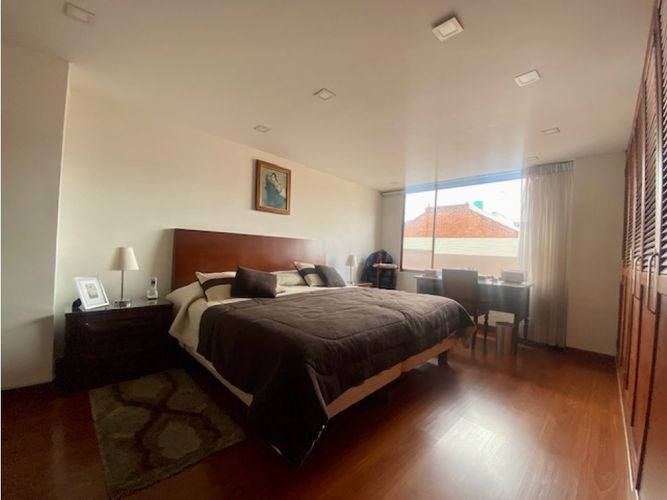 Apartamento de 4 alcobas en venta en Santa Barbara, Bogotá, 213 m² · foto 11 de 18