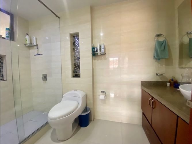Apartamento de 4 alcobas en venta en Santa Barbara, Bogotá, 213 m² · foto 12 de 18