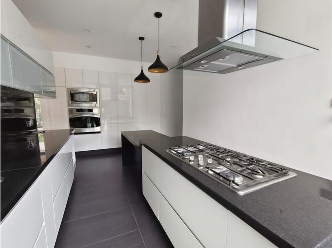 Casa de 4 alcobas en venta en Meusa, Sopó, 305 m² · foto 10 de 24