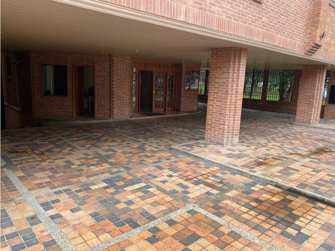 Apartamento de 3 alcobas en venta en San Patricio, Bogotá, 264 m² · foto 3 de 24