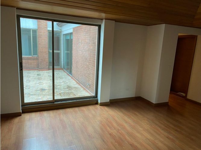 Apartamento de 3 alcobas en venta en San Patricio, Bogotá, 264 m² · foto 7 de 24