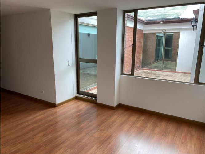 Apartamento de 3 alcobas en venta en San Patricio, Bogotá, 264 m² · foto 9 de 24