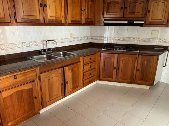 Apartamento de 3 alcobas en venta en San Patricio, Bogotá, 264 m² · foto 22 de 24
