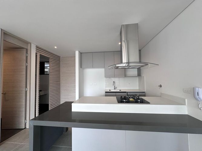 Apartamento de 2 alcobas en arriendo en El Poblado, Medellín, 95 m² · foto 6 de 19