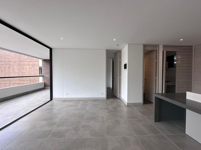 Apartamento de 2 alcobas en arriendo en El Poblado, Medellín, 95 m² · foto 2 de 19