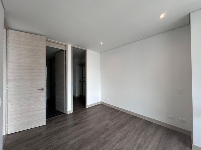 Apartamento de 2 alcobas en arriendo en El Poblado, Medellín, 95 m² · foto 9 de 19