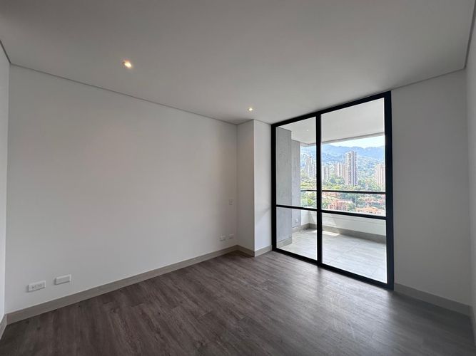 Apartamento de 2 alcobas en arriendo en El Poblado, Medellín, 95 m² · foto 13 de 19